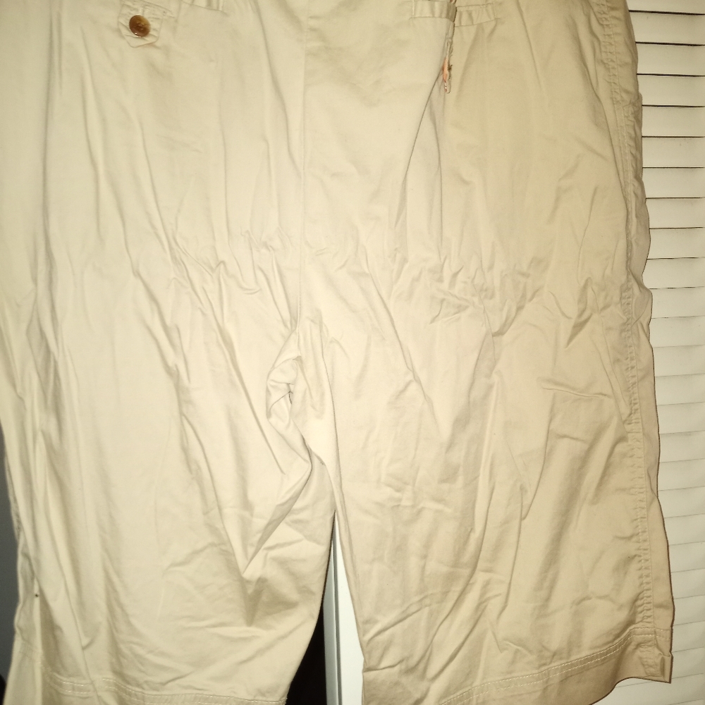 Shorts - Picture 2 of 3